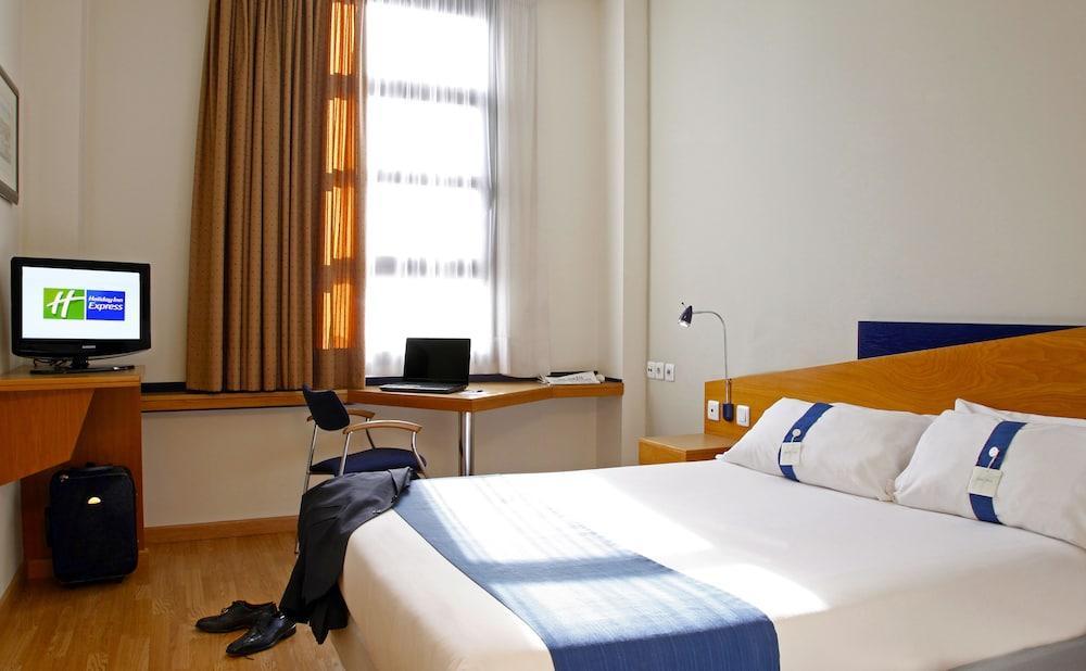 Holiday Inn Express Ciudad De Las Ciencias By Ihg Valencia Exterior photo