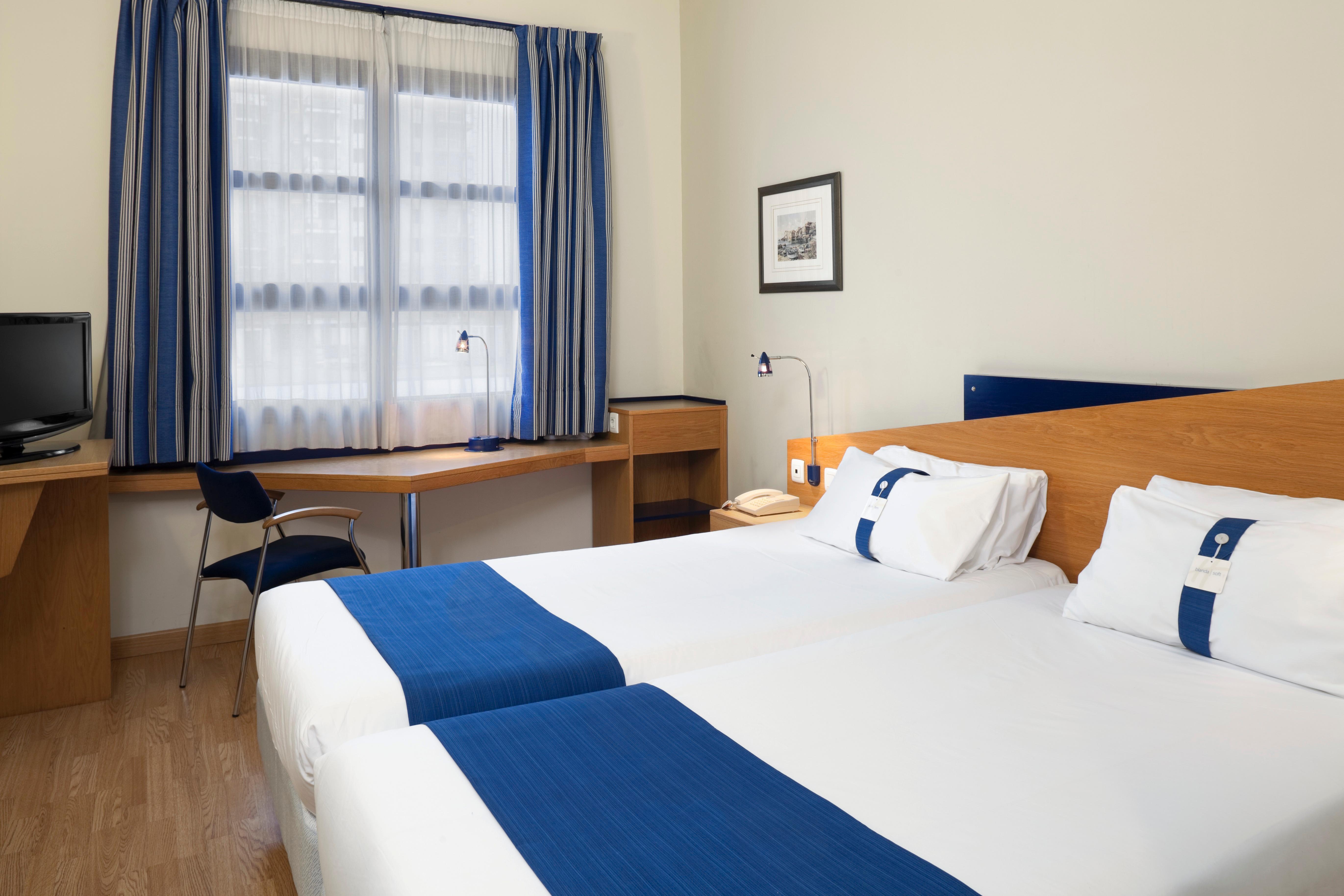 Holiday Inn Express Ciudad De Las Ciencias By Ihg Valencia Exterior photo