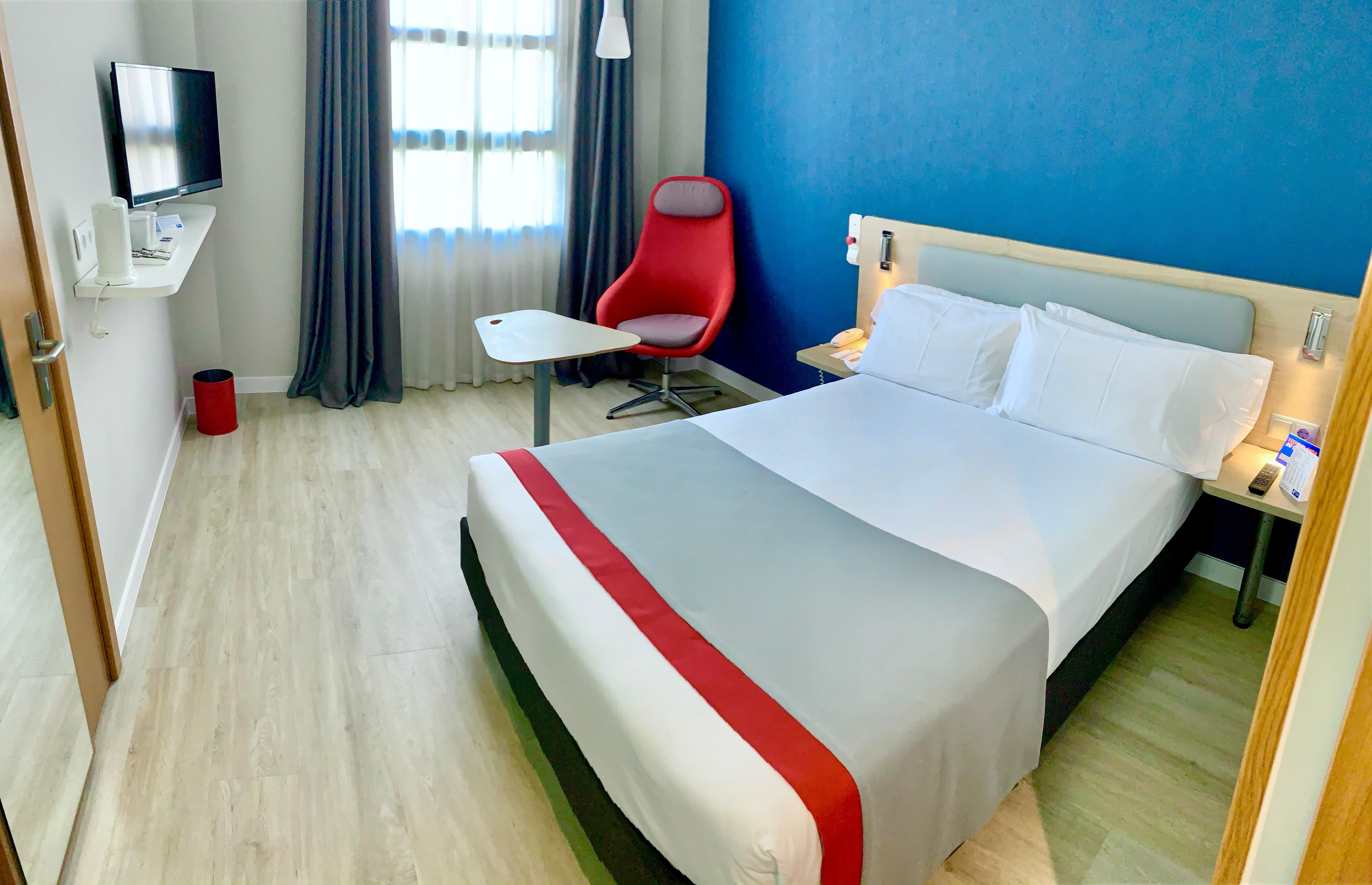 Holiday Inn Express Ciudad De Las Ciencias By Ihg Valencia Exterior photo