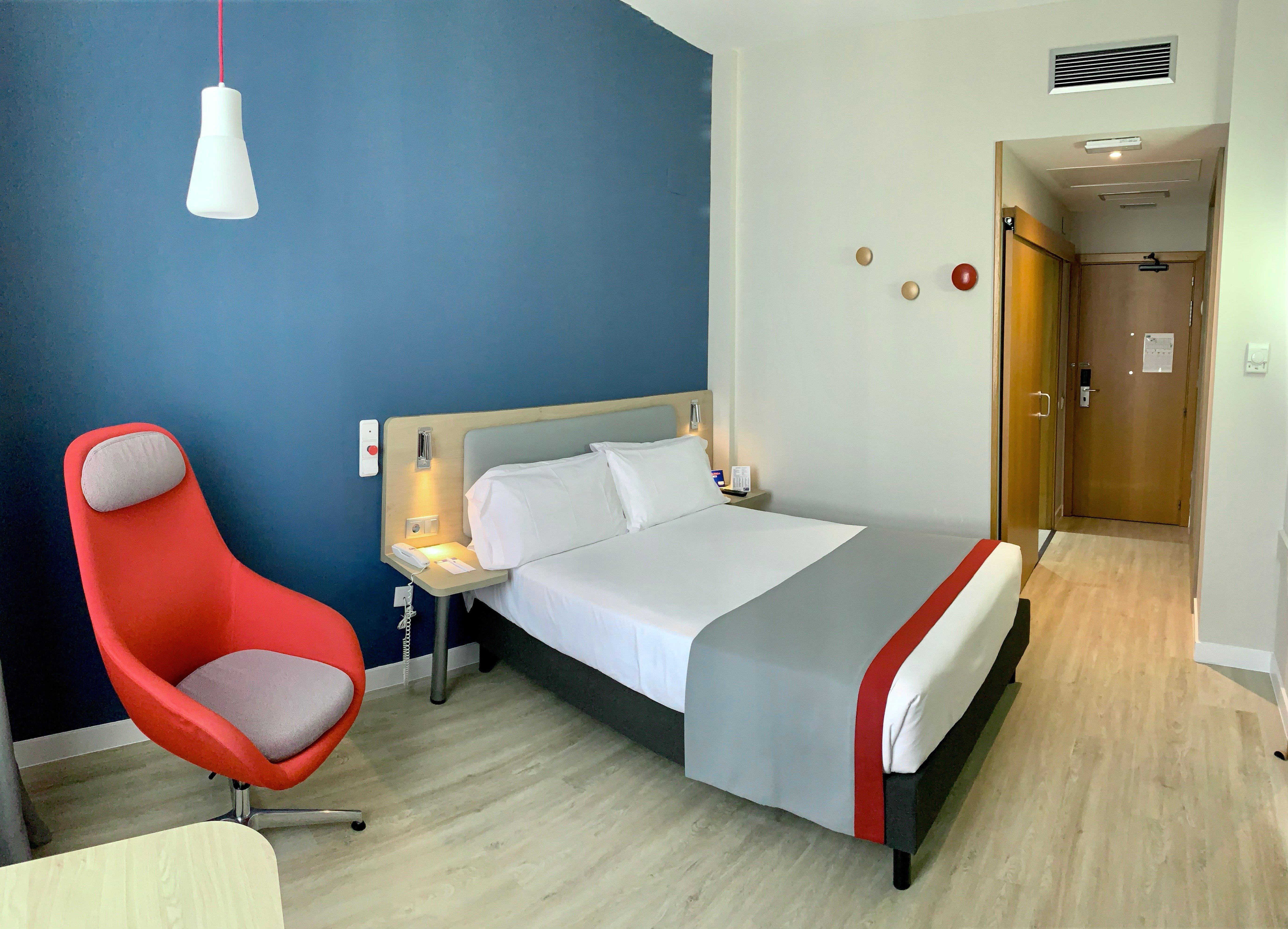 Holiday Inn Express Ciudad De Las Ciencias By Ihg Valencia Exterior photo