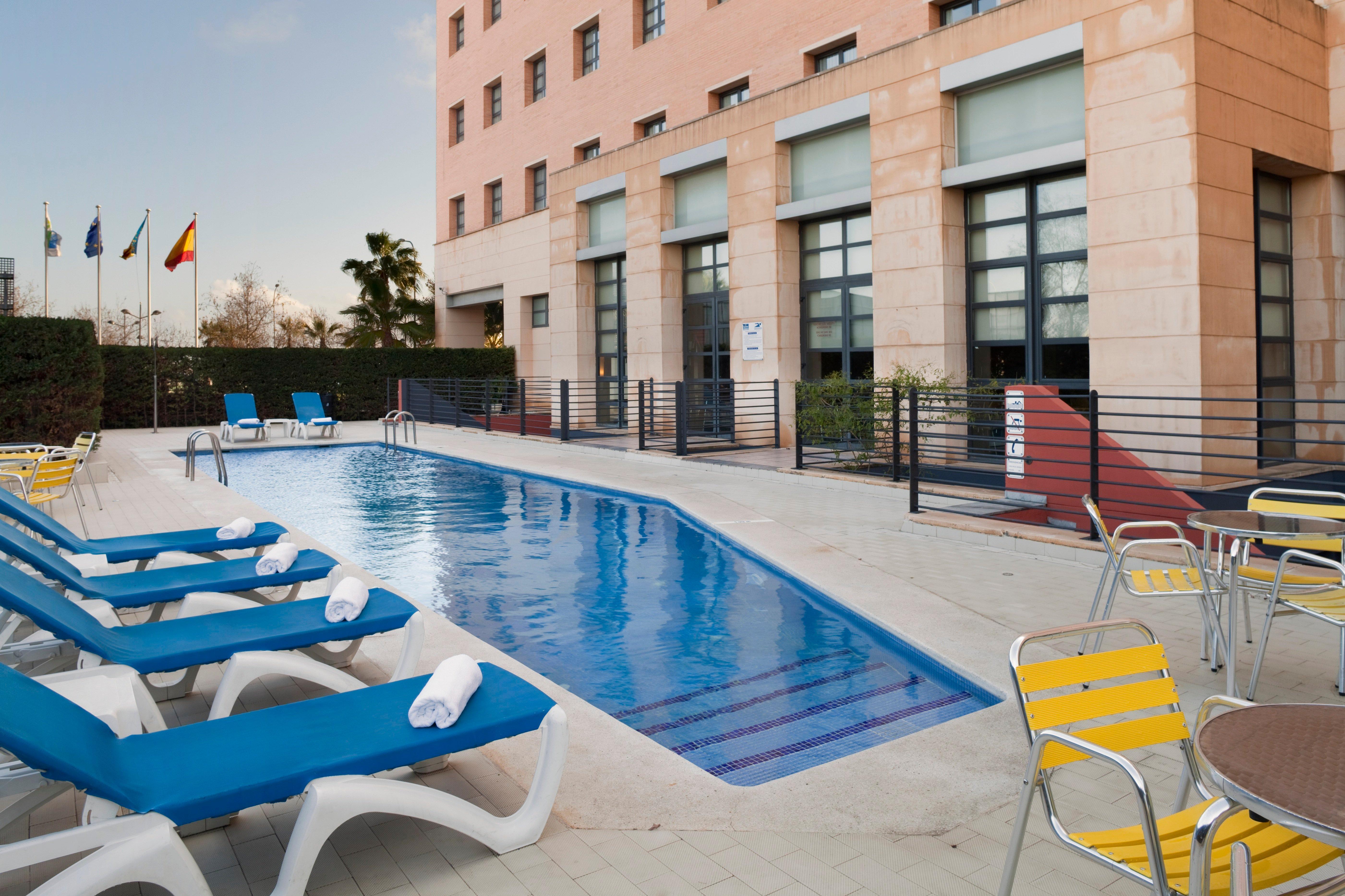 Holiday Inn Express Ciudad De Las Ciencias By Ihg Valencia Exterior photo