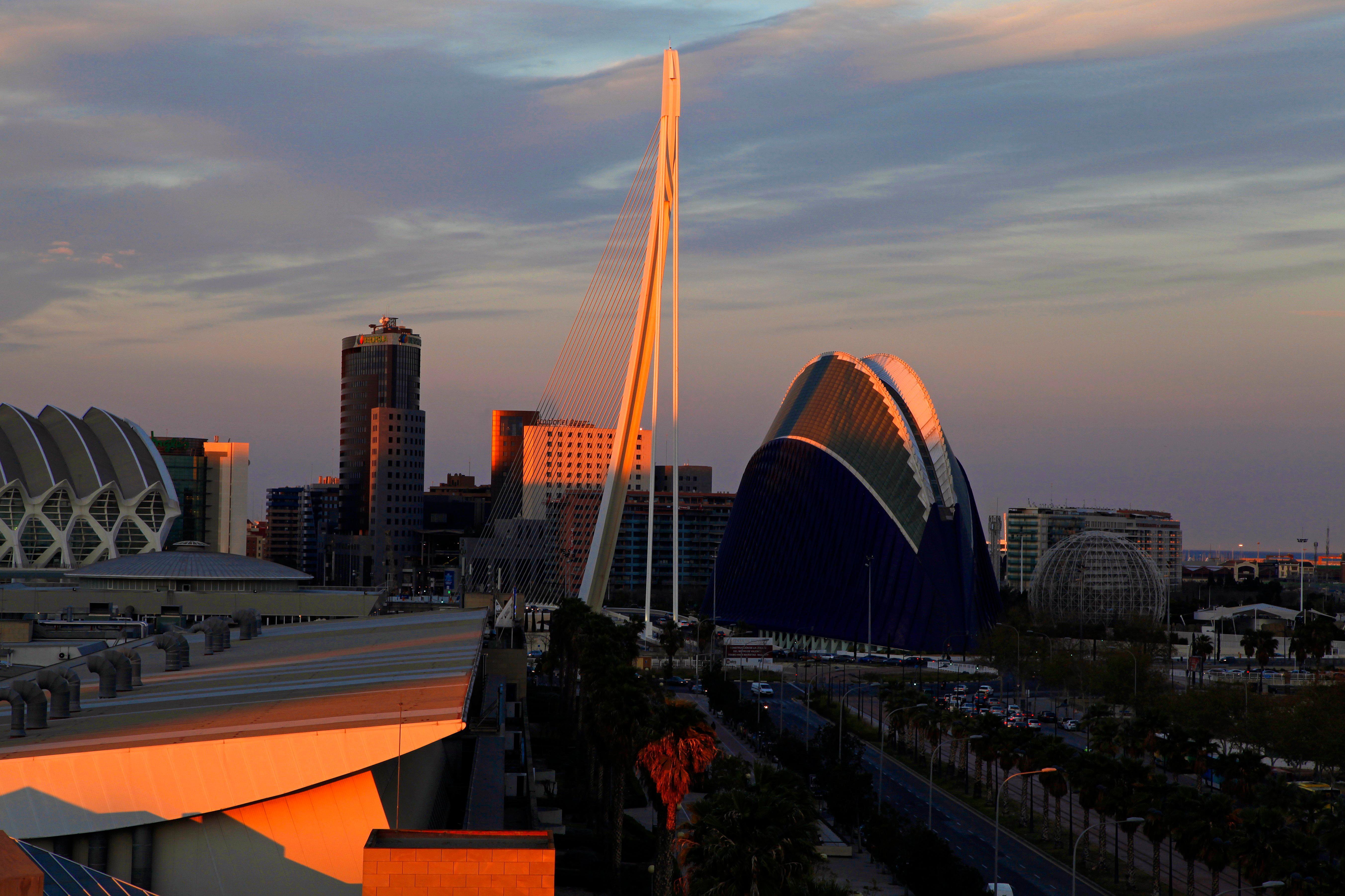 Holiday Inn Express Ciudad De Las Ciencias By Ihg Valencia Exterior photo